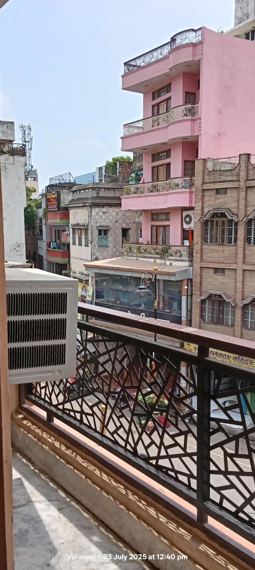 The Kashi Dham P Guest House - Varanasi — Photos 1